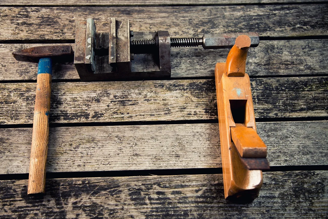 hammer, tools, carpentry, carpenter, repairs, construction, work, equipment, wood, tools, tools, carpentry, carpentry, carpenter, carpenter, construction, construction, construction, construction, construction. Handyman business expansion: four growth directions and what each breaks