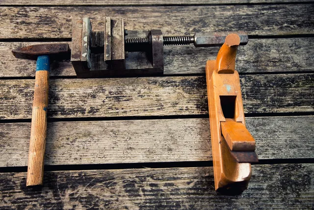 hammer, tools, carpentry, carpenter, repairs, construction, work, equipment, wood, tools, tools, carpentry, carpentry, carpenter, carpenter, construction, construction, construction, construction, construction. Handyman business expansion: four growth directions and what each breaks