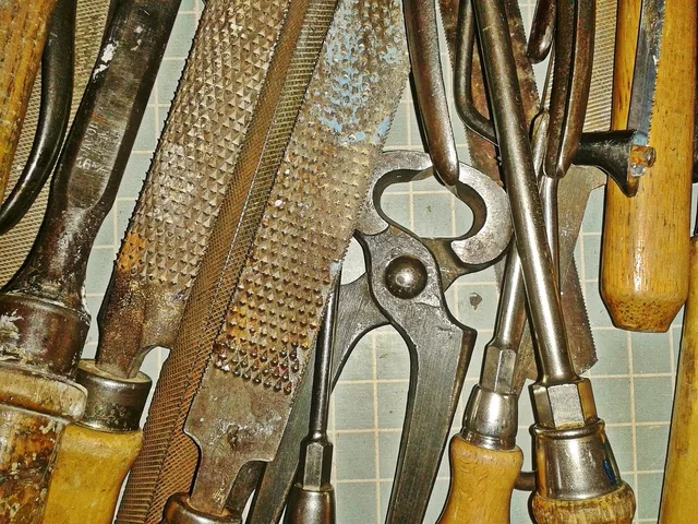 tool, tool box, pliers, files, screwdriver, metal, handyman, bits and pieces, workshop, working device, tools, chisel, craft, iron, storage, works, detail shot, tool drawer, tool box, tool box, tool box, tools, tools, tools, tools, tools. How to structure handyman prices: bases, minimum, travel