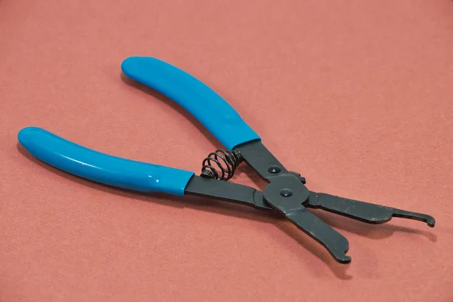 tool, building, tools, job, maintenance, build, builder, diy, handyman, tweezers. What to put in a handyman business package