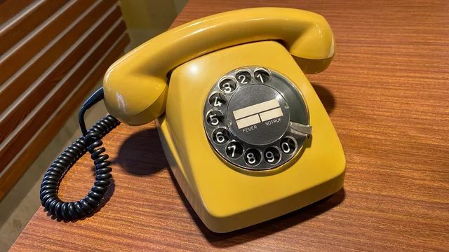 retro phone, vintage phone, retro telephone, vintage telephone, phone, retro, vintage, telephone, retro phone, vintage phone, vintage phone, vintage telephone, telephone, telephone, telephone, telephone, telephone. Handyman customer conversion: five points where callers are lost and how to fix them